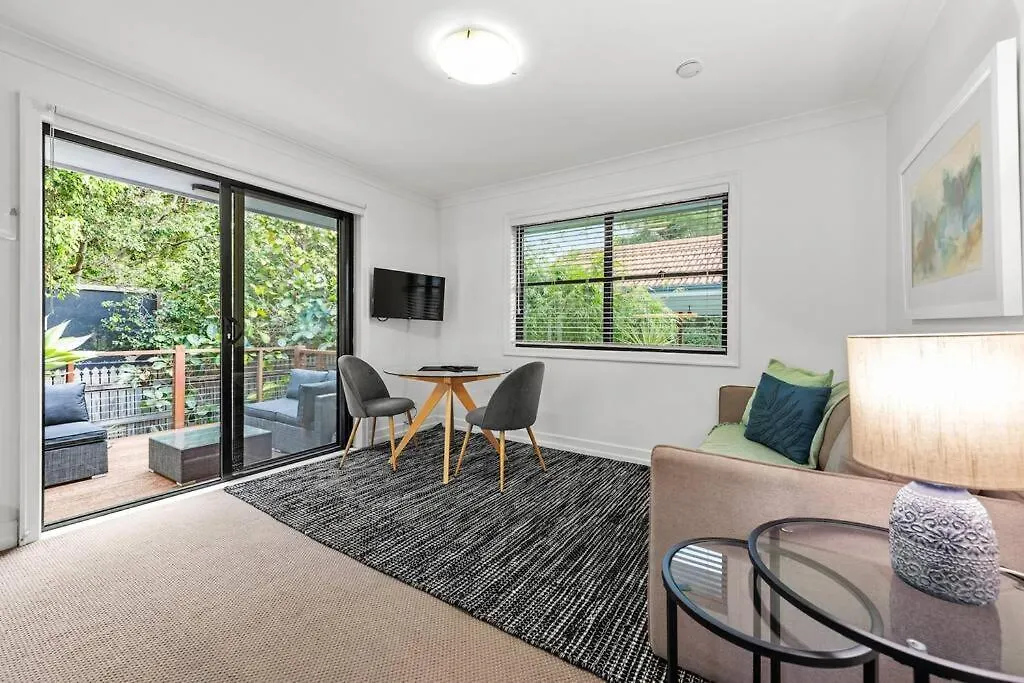 Noble House ~ Fully Self-Contained Guest Suite - 2 Bed/1Bath/1Car~Parklands + Transport Brisbane